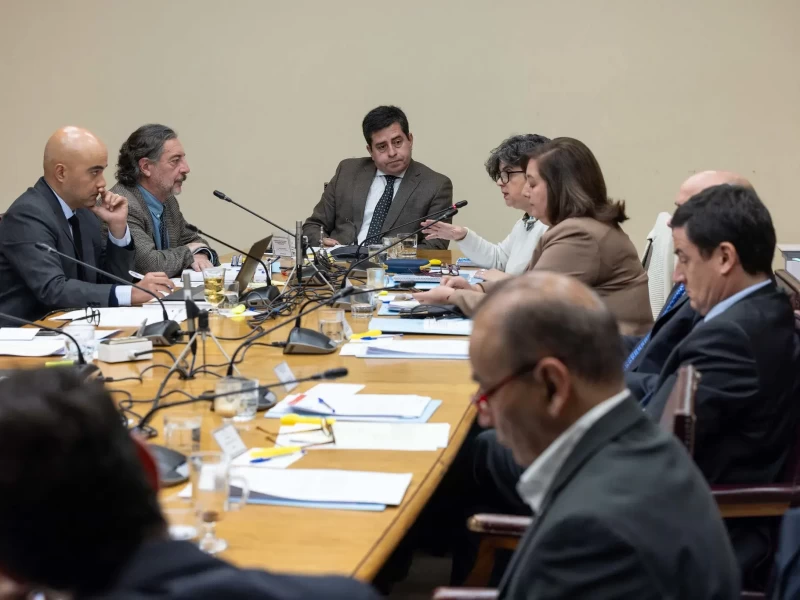 Aprueban endurecer sanciones a adolescentes reincidentes por delitos graves