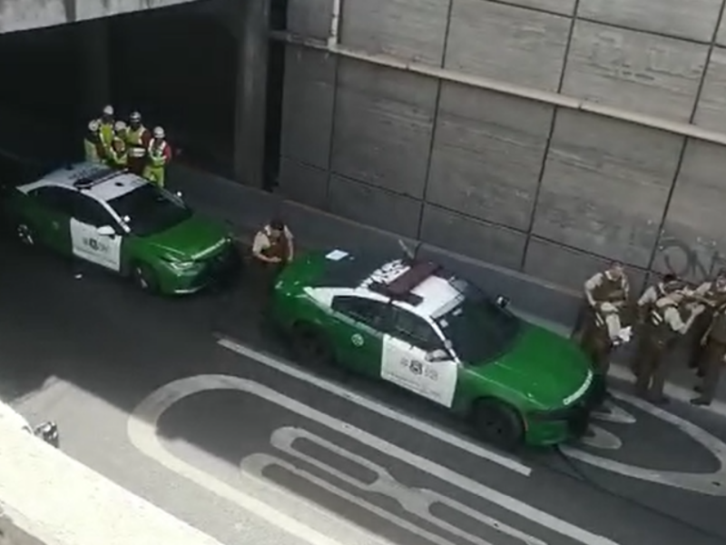 Una persecución policial por el robo de un coche acaba con dos ...